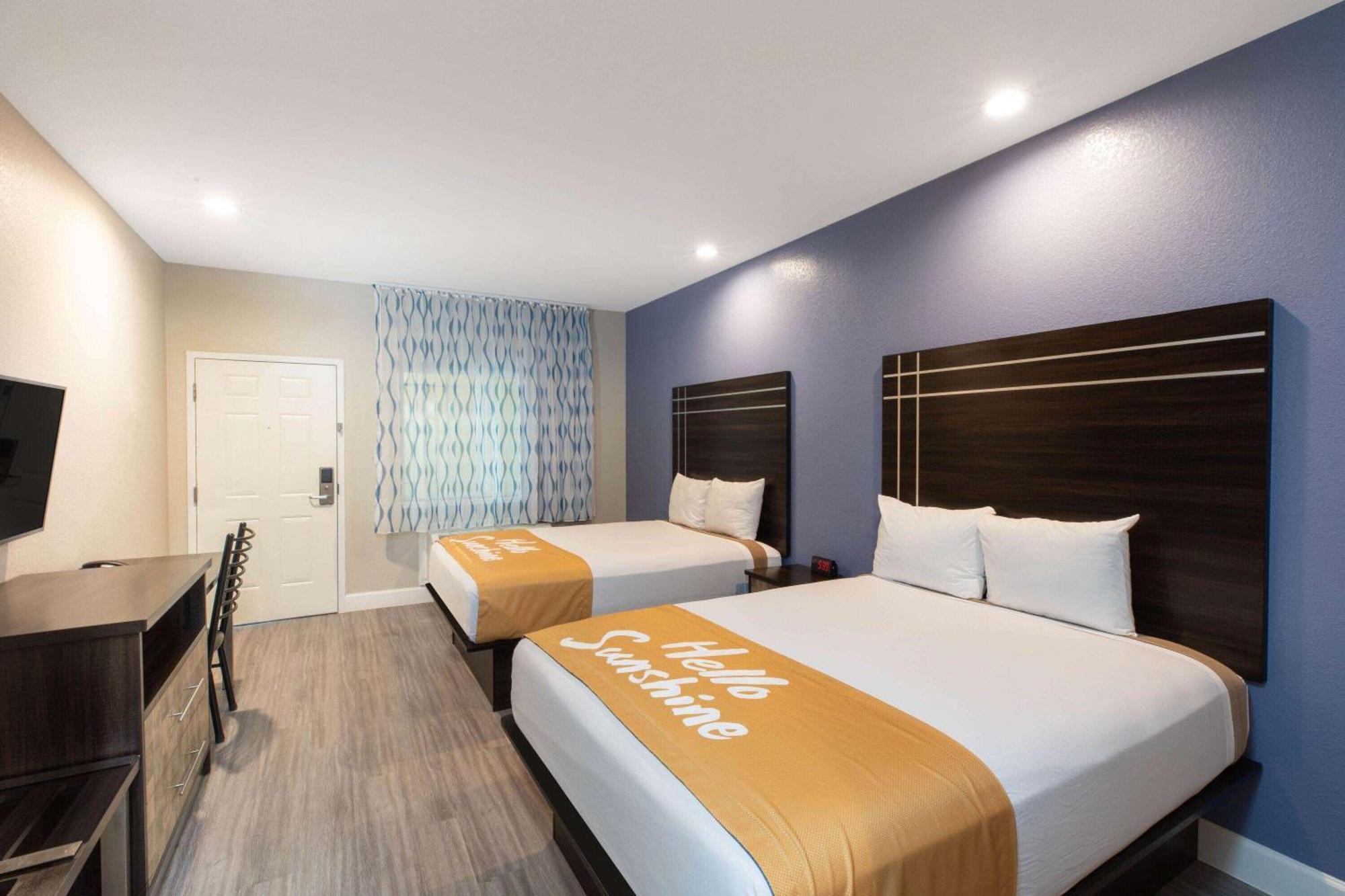 Days & By Wyndham Hotel