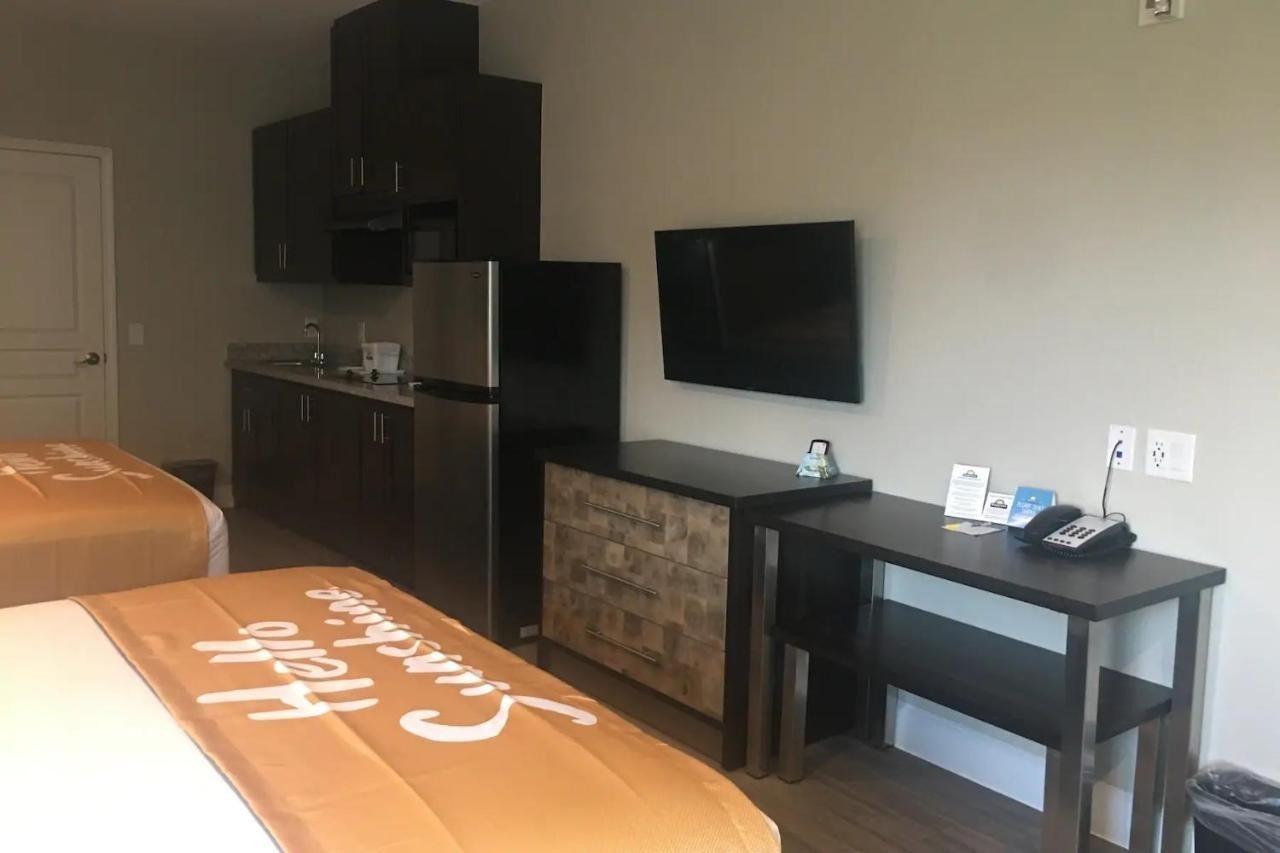 Days & By Wyndham Hotel